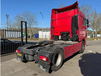 Tracteur routier DAF XF 440 4X2 EURO 6 SKIRTS 2017: photos 5 Tracteur routier DAF XF 440 4X2 EURO 6 SKIRTS 2017: photos 5