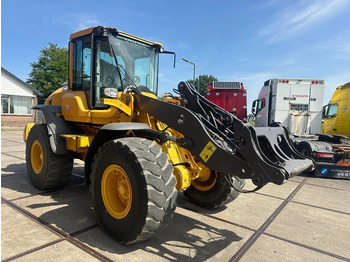 Volvo L60H , CE, 31359 HOURS, AUXILIARY HYDRAULICS, AIR CONDITIONER - crédit-bail Volvo L60H , CE, 31359 HOURS, AUXILIARY HYDRAULICS, AIR CONDITIONER: photos 4
