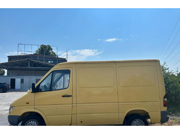 Fourgon utilitaire MERCEDES-BENZ Sprinter 211