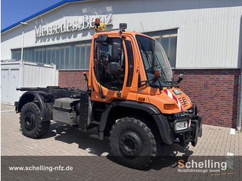 Camion UNIMOG U500