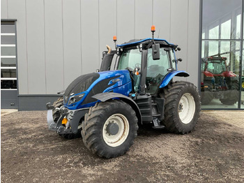 Tracteur agricole VALTRA T174