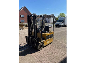 Chariot élévateur CATERPILLAR