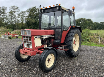 Tracteur agricole INTERNATIONAL
