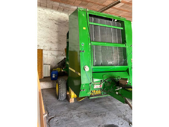 Presse à balles rondes John Deere 550: photos 2