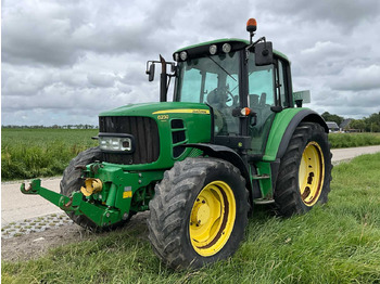 Tracteur agricole JOHN DEERE 6230