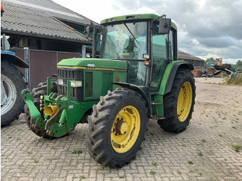 Tracteur agricole JOHN DEERE 6300