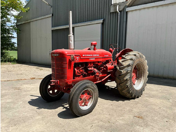 Tracteur agricole McCORMICK
