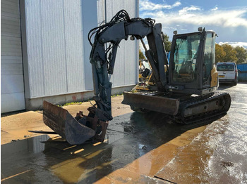 Pelle sur chenille MECALAC