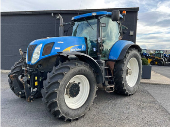 Tracteur agricole NEW HOLLAND T7000