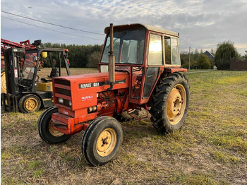 Tracteur agricole RENAULT