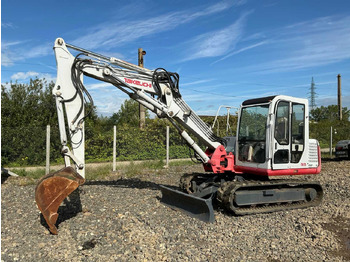 Pelle sur chenille TAKEUCHI TB175