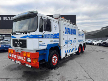 Camion MAN F90