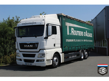 Camion à rideaux coulissants MAN TGX 26.440