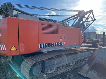 Grue sur chenilles LIEBHERR