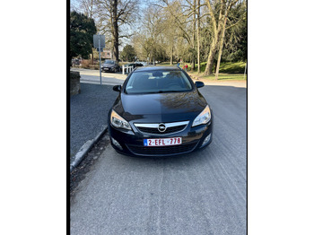 Voiture OPEL