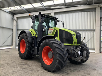 Tracteur agricole CLAAS Axion 930