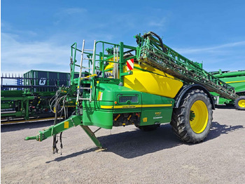Pulvérisateur traîné JOHN DEERE
