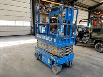 Nacelle ciseaux Genie GS 1932 Elektrische Schaarhoogwerker 7.8 meter werkhoogte 304 uur !: photos 2 Nacelle ciseaux Genie GS 1932 Elektrische Schaarhoogwerker 7.8 meter werkhoogte 304 uur !: photos 2