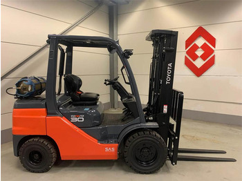 Chariot élévateur à gaz TOYOTA FGF 30