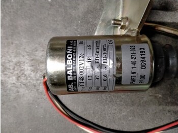 Pièces de rechange pour Machine agricole Steyr 9094: photos 2
