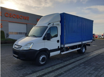 Utilitaire plateau baché IVECO Daily