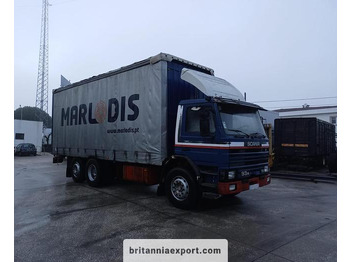 Camion à rideaux coulissants SCANIA P93