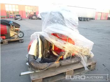 Matériel de jardinage Pallet of Vacuum Cleaner + Stihl Leaf Blower: photos 1