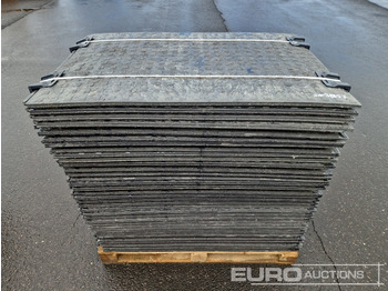 Matériel de chantier Unused Pallet of Plastic Connectable Road Plates, 1200x800x28mm, 22kg per Plate (35 of): photos 5