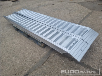 Équipement de garage Unused Set of Aluminium Ramps, 250cm, 6,000kg: photos 2 Équipement de garage Unused Set of Aluminium Ramps, 250cm, 6,000kg: photos 2