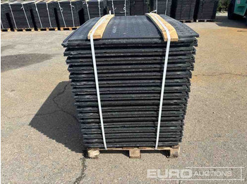 Matériel de chantier Pallet of Plastic Connectable Road Plates, 1200x800x28mm, 22kg per Plate (35 of): photos 5