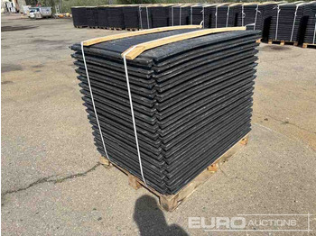 Matériel de chantier Pallet of Plastic Connectable Road Plates, 1200x800x28mm, 22kg per Plate (35 of): photos 4