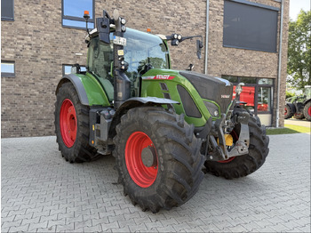 Tracteur agricole FENDT 718 Vario