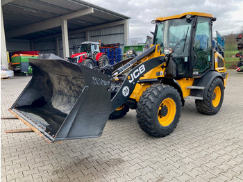 Chargeuse JCB 409