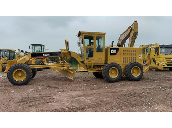 Niveleuse CATERPILLAR 140H