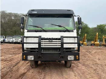 Camion benne SINOTRUK HOWO