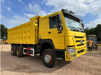 Camion benne SINOTRUK HOWO
