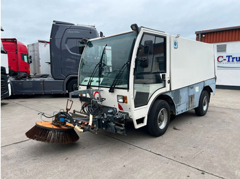 Balayeuse de voirie IVECO