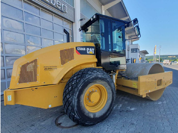 Compacteur à pieds de mouton/ Monocylindre CAT CS66B Walzenzug / 2017 / nur 630h! / Klima: photos 2