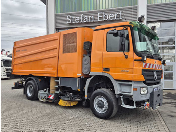 Balayeuse de voirie Mercedes-Benz Actros 2032 A 4x4 Bucher STKF 9500 Airport 30x: photos 4 Balayeuse de voirie Mercedes-Benz Actros 2032 A 4x4 Bucher STKF 9500 Airport 30x: photos 4