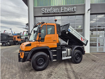 Camion benne UNIMOG