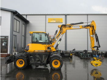 Pelle sur pneus JCB