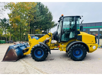 Chargeuse sur pneus CATERPILLAR 908H