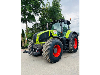 Tracteur agricole CLAAS Axion 940