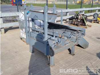 Matériel de chantier 110 Volt Heater (3 of), 3 Step Access Plaform & Fittings: photos 5