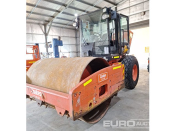 Compacteur CATERPILLAR