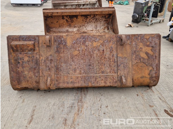 Godet 90" Loading Bucket to suit Telehandler: photos 4 Godet 90" Loading Bucket to suit Telehandler: photos 4