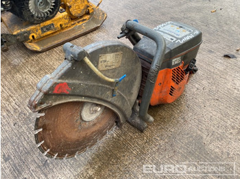 Travaux routiers HUSQVARNA