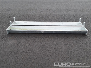 Machine agricole Unused 8' Galvanised Hanging Trough: photos 5