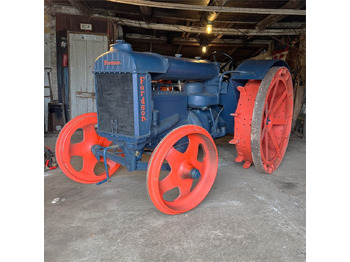 Tracteur agricole FORDSON