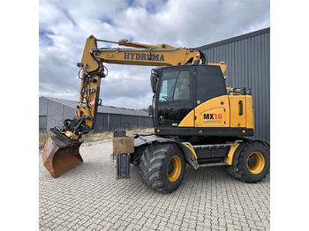 Pelle sur pneus HYDREMA